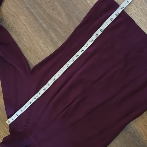 White House Black Market Turtleneck Sweater - Picture 8 of 9